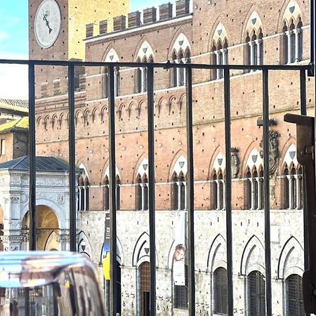 The Balcony Suite - Affaccio Su Piazza Del Campo 시에나 외부 사진